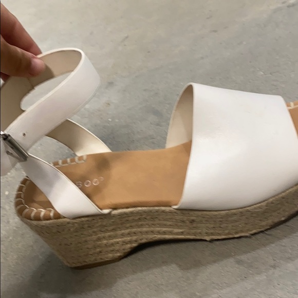 sandals - Picture 1 of 1